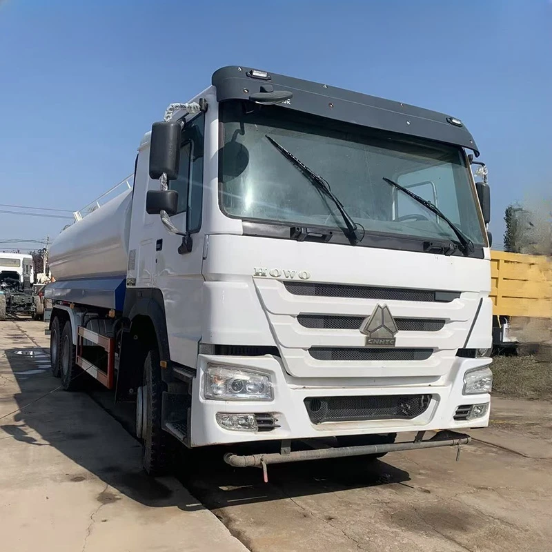 Truk bahan bakar Sinotruk 6x4